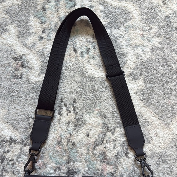 Gaston Luga x Nikon Bag - Picture 3 of 16